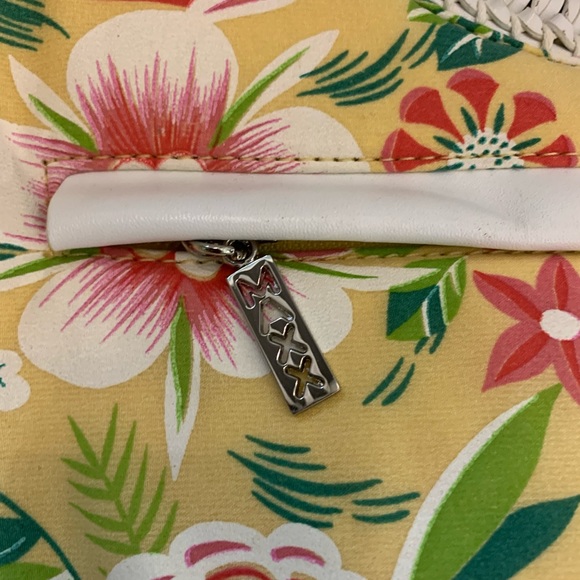 Maxx New York Vintage Flowered yellow handbag. - Picture 2 of 5